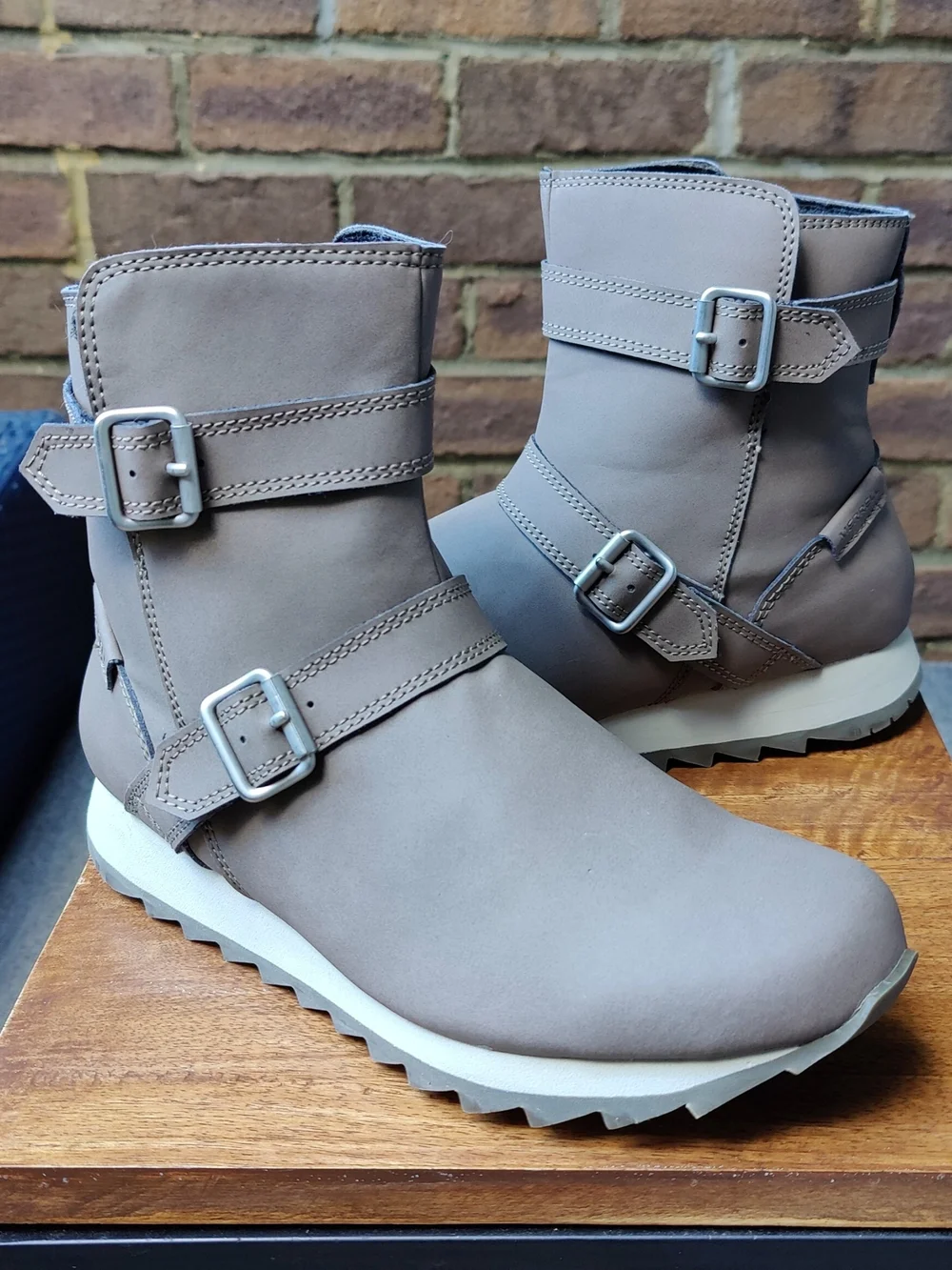 Merrell Alpine Buckle Boots Waterproof Side Zip Taupe Side Zip Gray Women's 7.5